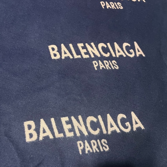 🔥Balenciaga Pink and Navy LOGO Scarf‼️ - Picture 5 of 9